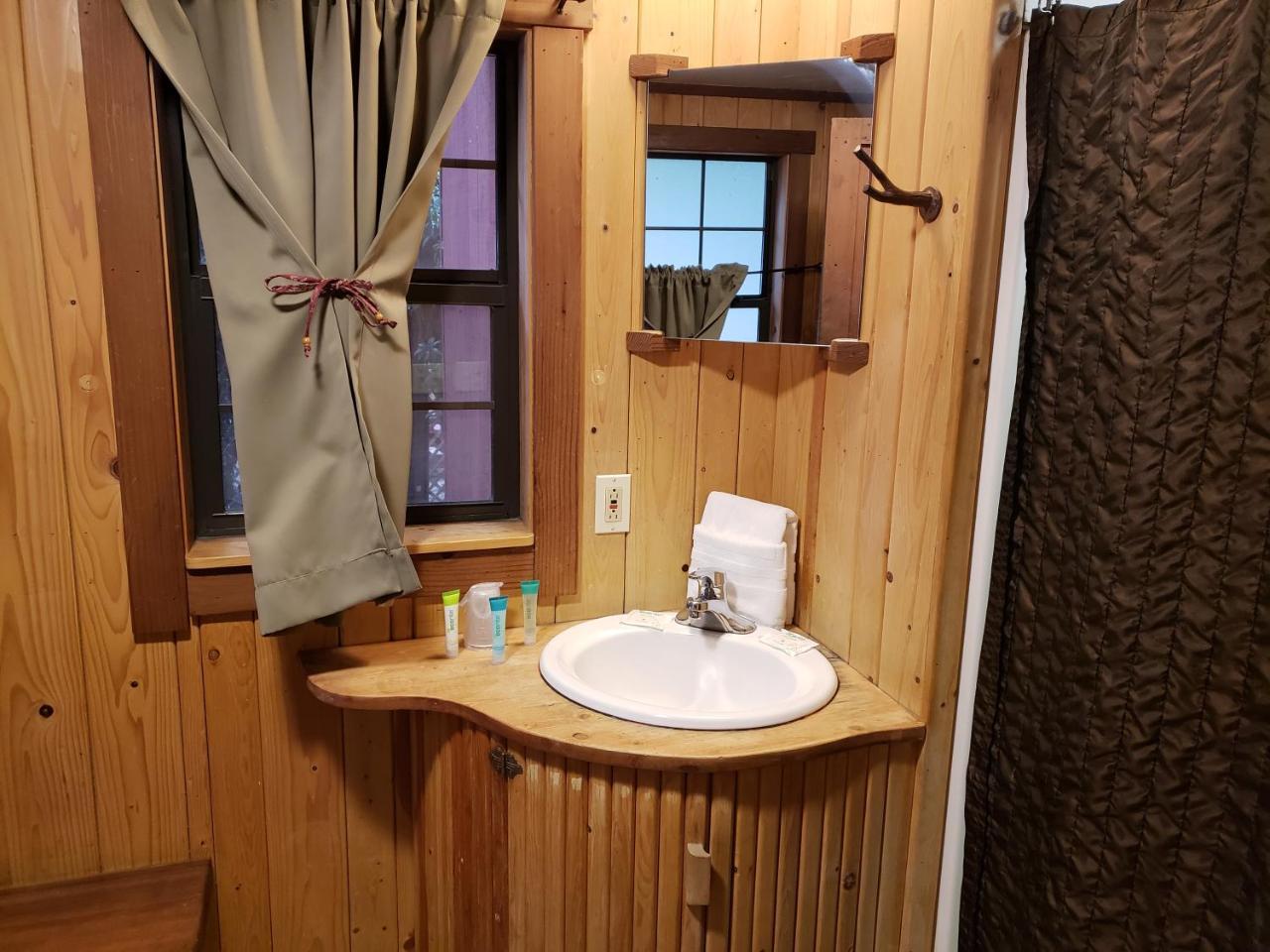 Riverside Campground & Cabins Big Sur Rum bild
